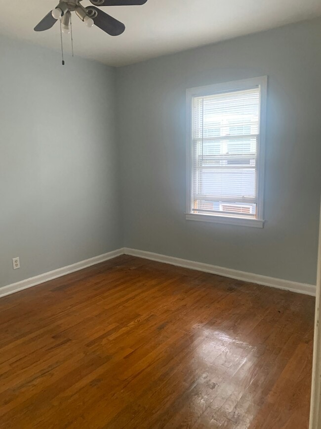 Building Photo - 117 Shadowmoor Dr