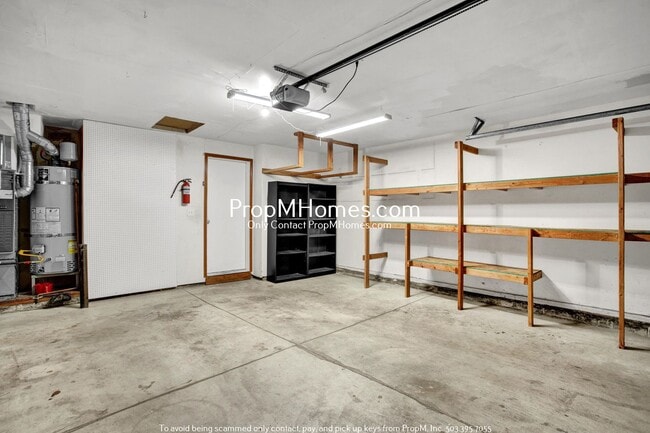 Building Photo - Updated Three Bedroom Home Next to Progress Ridge!