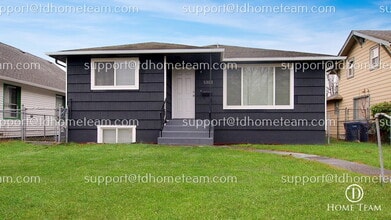 Building Photo - Modern and Spacious Duplex Rental in Tacoma's Desirable Location!