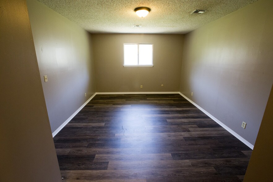 Building Photo - 4017 Sheridan Rd