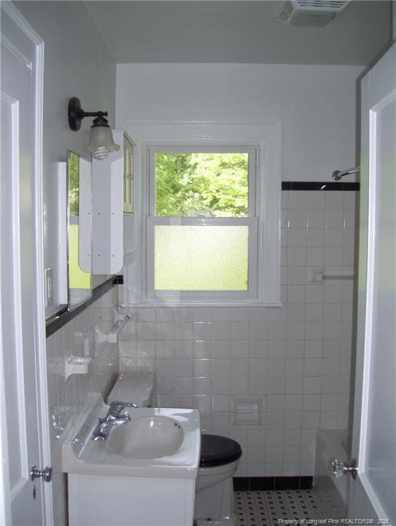 Building Photo - 203 Sherman Dr