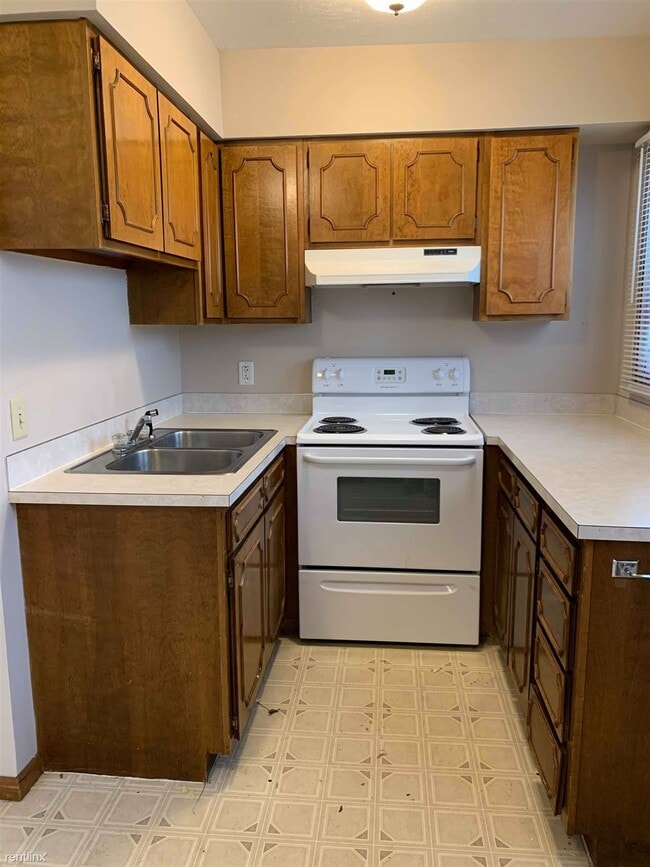 Studio, 1 bath Apartment 1103 N 3rd St 5 1103 N 3rd St Bismarck ND