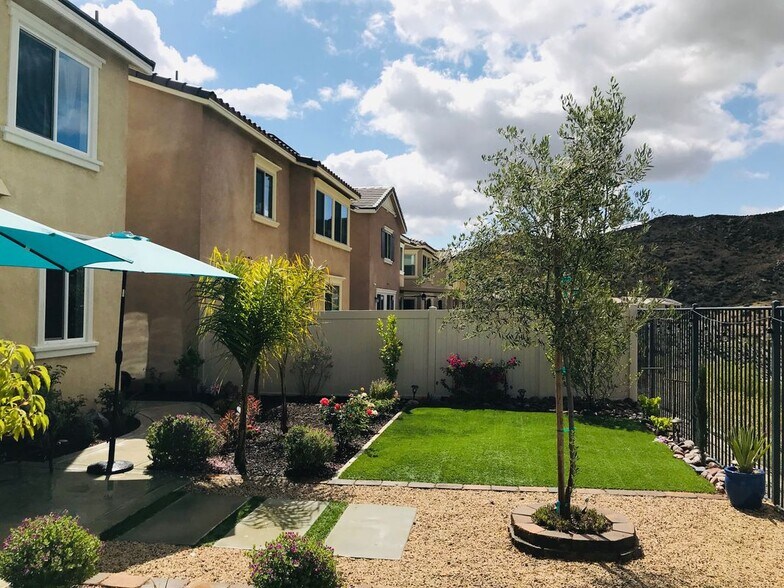 Building Photo - 24255 Lilac Ln