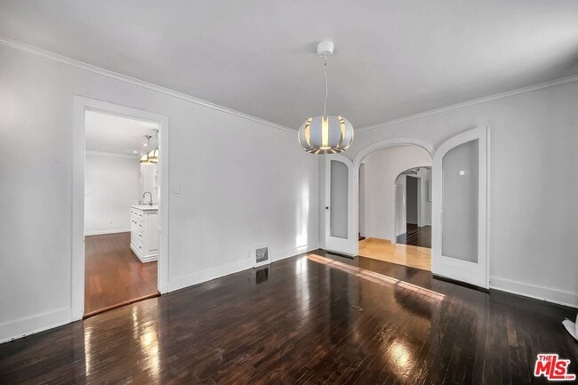 Building Photo - 618 N Rodeo Dr