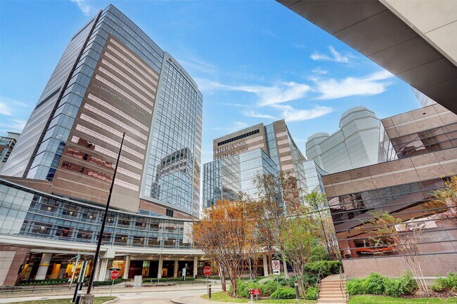 Building Photo - 2712 W Holcombe Blvd