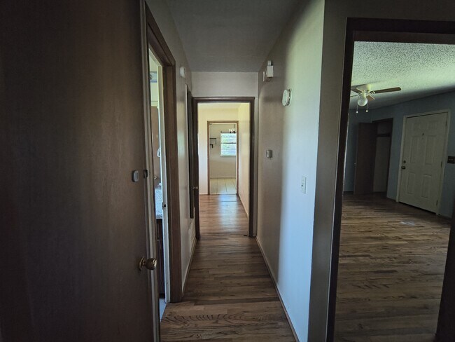 Building Photo - 140 Ridgecrest Rd