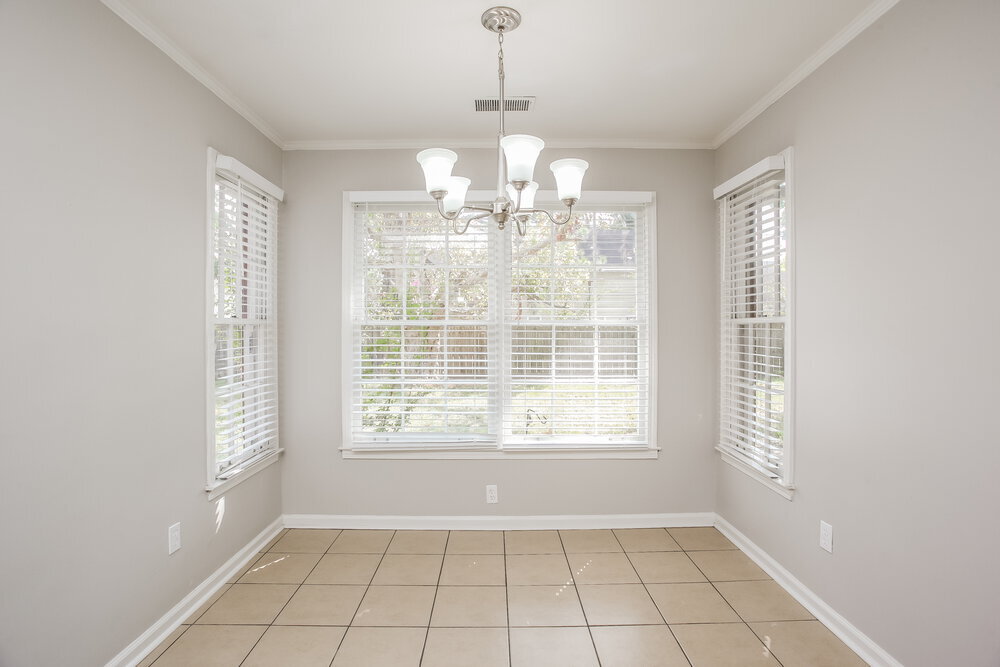 Building Photo - 8159 Creekside Cir N