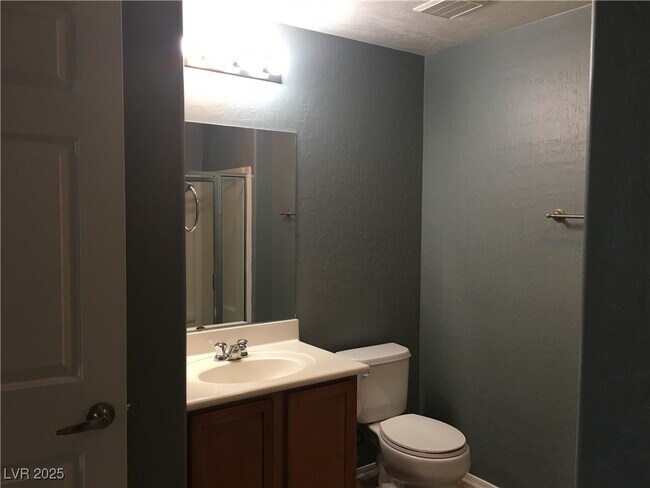 Building Photo - 6868 Sky Pointe Dr
