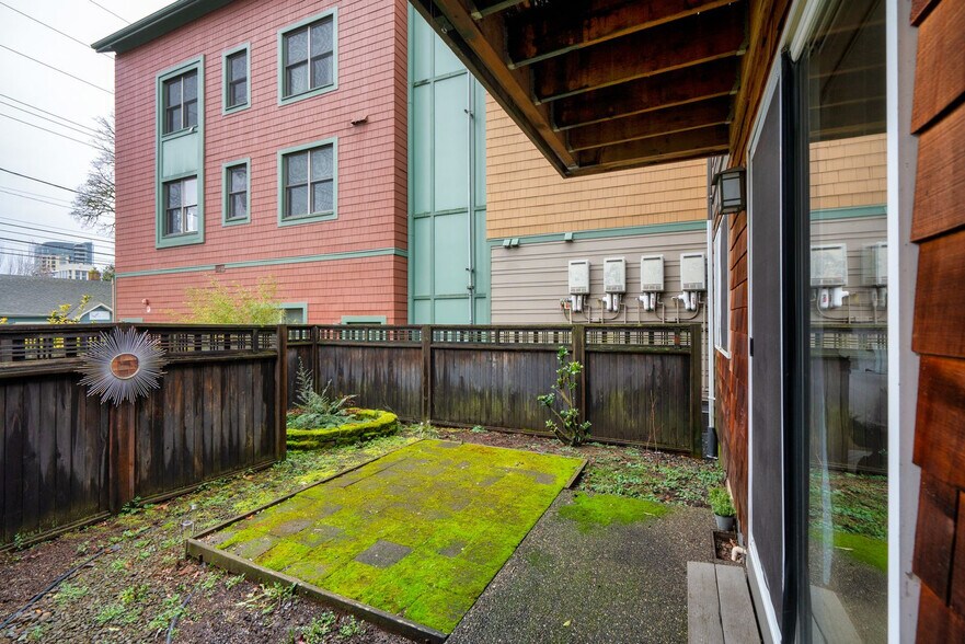 Building Photo - 3511 S Corbett Ave