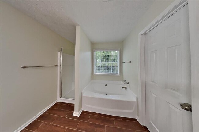 Building Photo - 5135 Gable Ridge Way