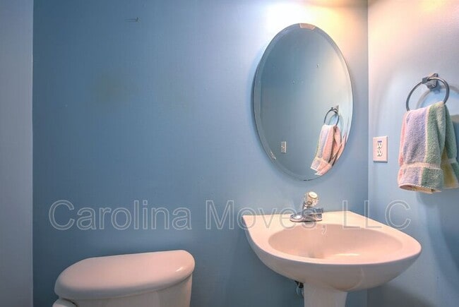Building Photo - 140 Rounded Wing Dr