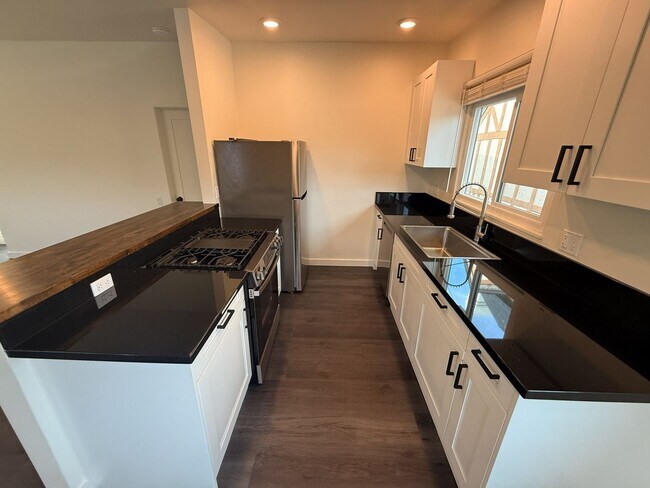 Building Photo - Charming 1-Bedroom Apartment in the Heart of Solvang