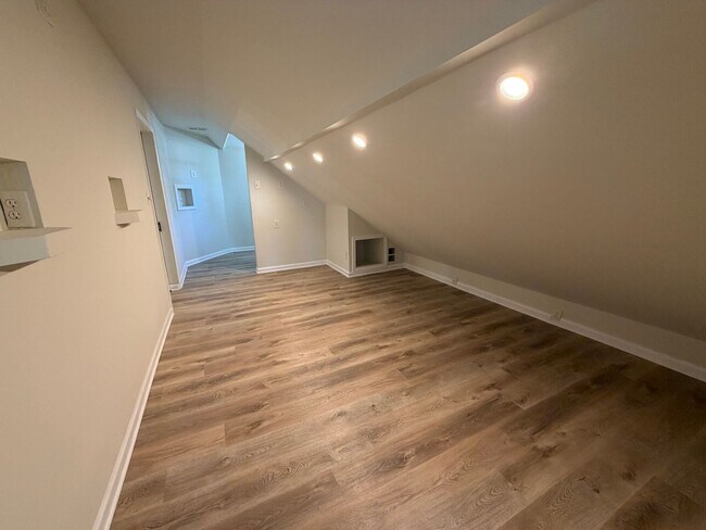 Building Photo - 13091 Lakeridge Dr