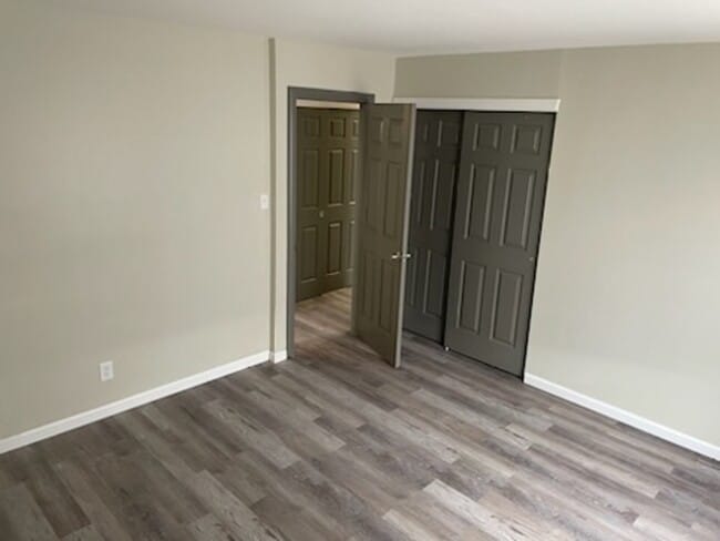 Building Photo - 5149 Southgreen Dr
