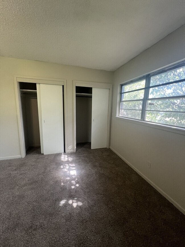 Building Photo - 5632 Mac Arthur Dr