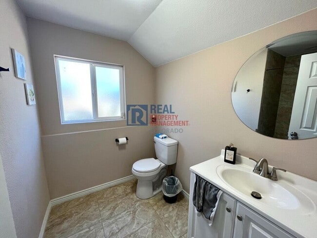 Building Photo - 2550 Bellamy St