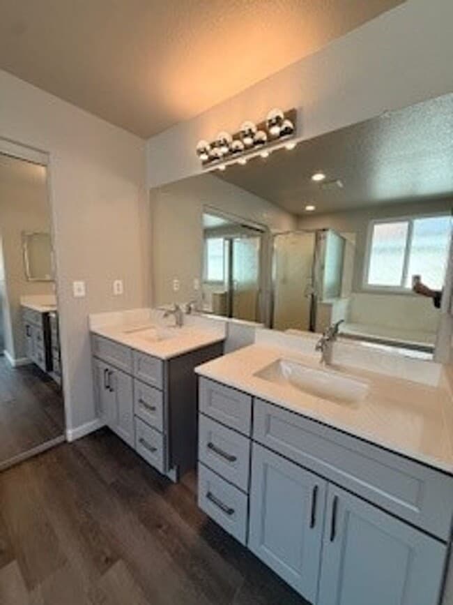 Building Photo - Stunning 4 Bed | 2.5 Bath Home – Fully Upgraded – Westgate Neighborhood