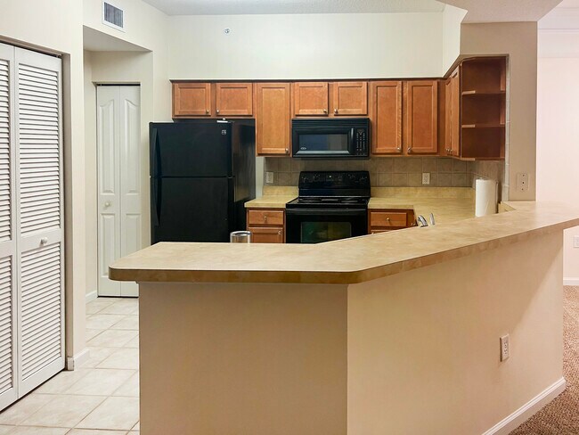 Building Photo - 9905 Baywinds Blvd