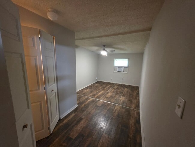 Building Photo - 7942 Lake Geneva Ln