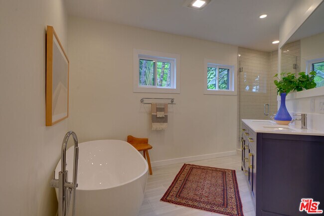 Building Photo - 3915 Coldwater Canyon Ave