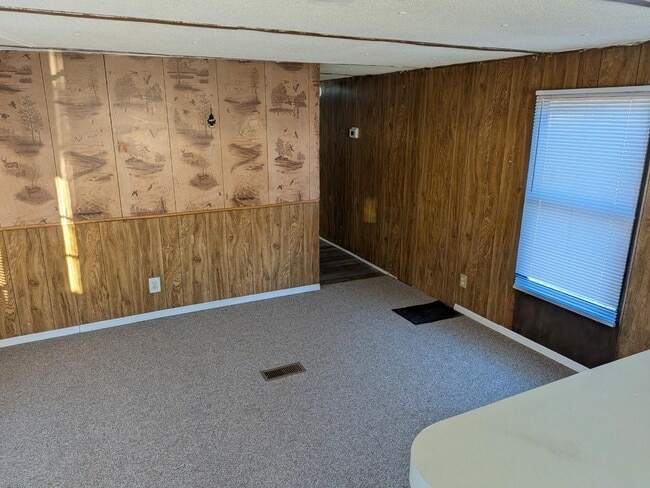 Building Photo - 2400 Oaklawn Blvd