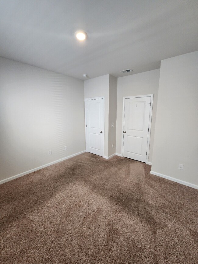 Building Photo - 3537 Bells Lk Cir