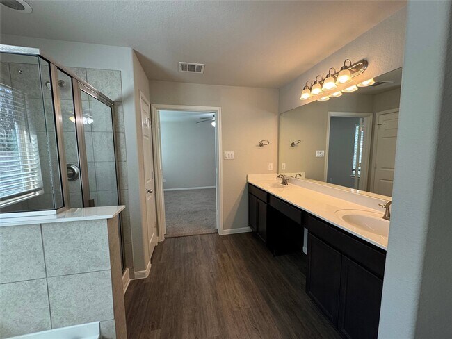 Building Photo - 149 Camelot Pl Ct