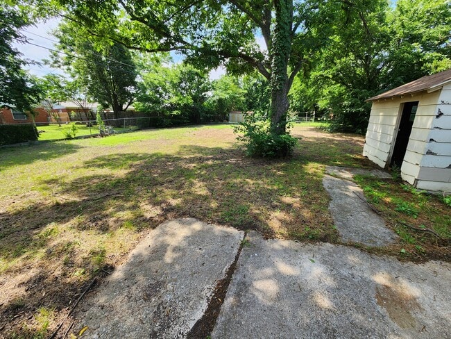 Building Photo - 1509 E Nancy St