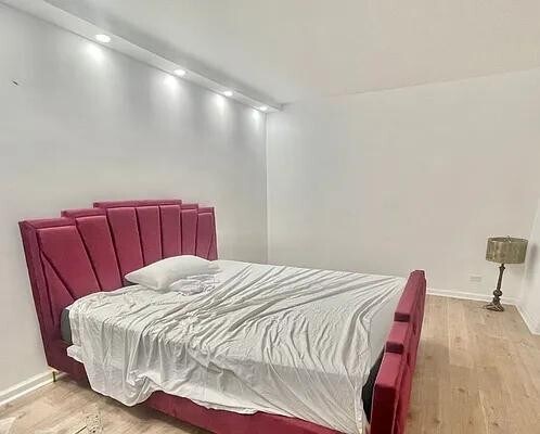 Building Photo - 575 Grand St