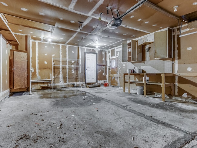 Building Photo - 2609 Mickey Rd