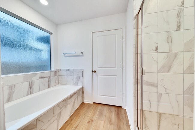 Building Photo - 113 River Rise Rd