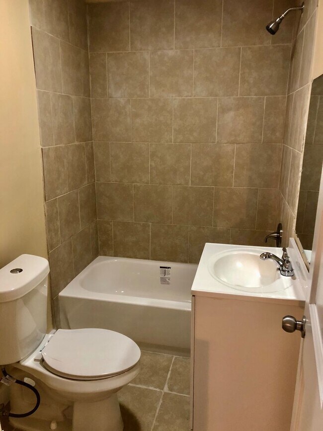 Building Photo - Biloxi 3 Bedroom