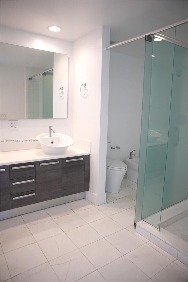 Building Photo - 2950 NE 188th St