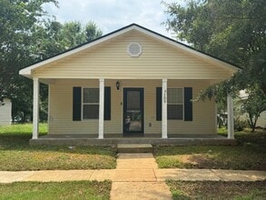 Building Photo - 109 Garfield St