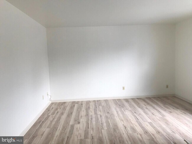 Primary Photo - 51 Hamilton Rd