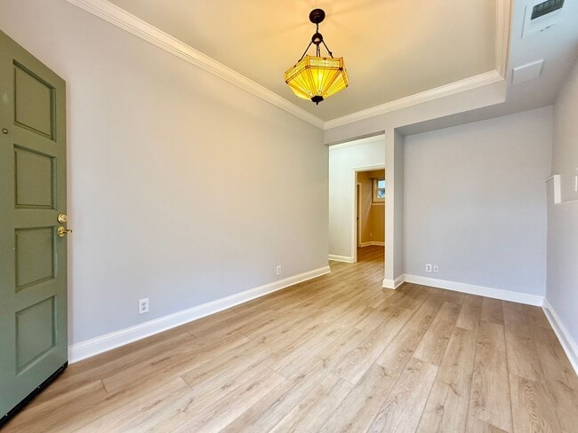 Building Photo - 676 Canyon Dr