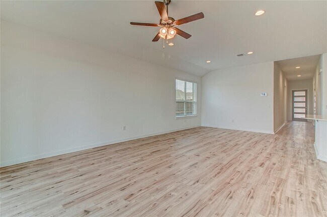 Building Photo - 681 Peace Pipe Way