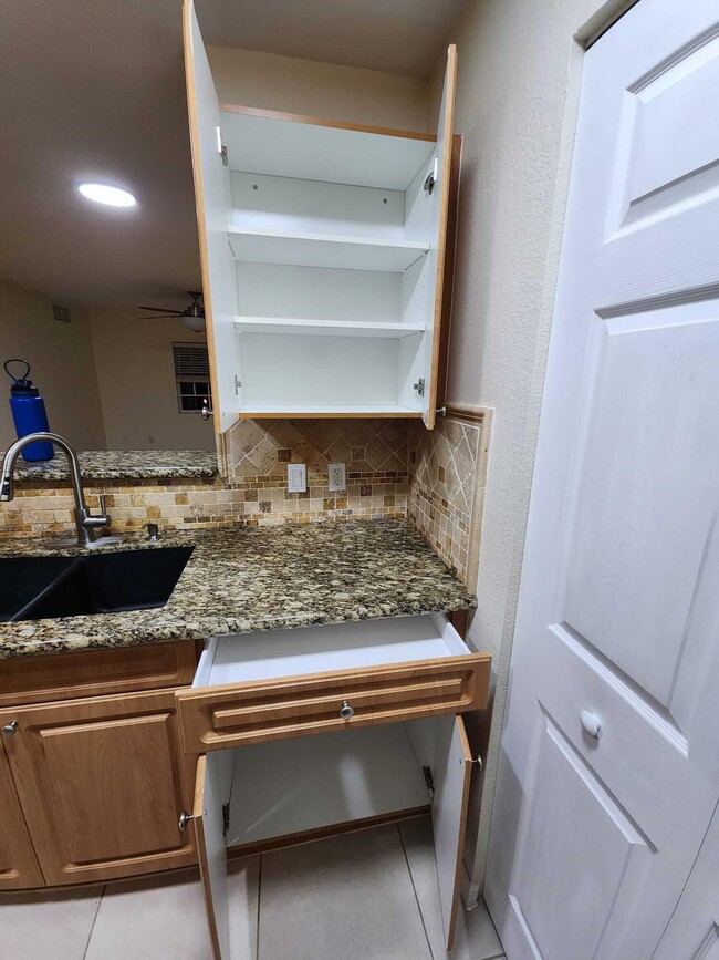 Building Photo - 6777 Heritage