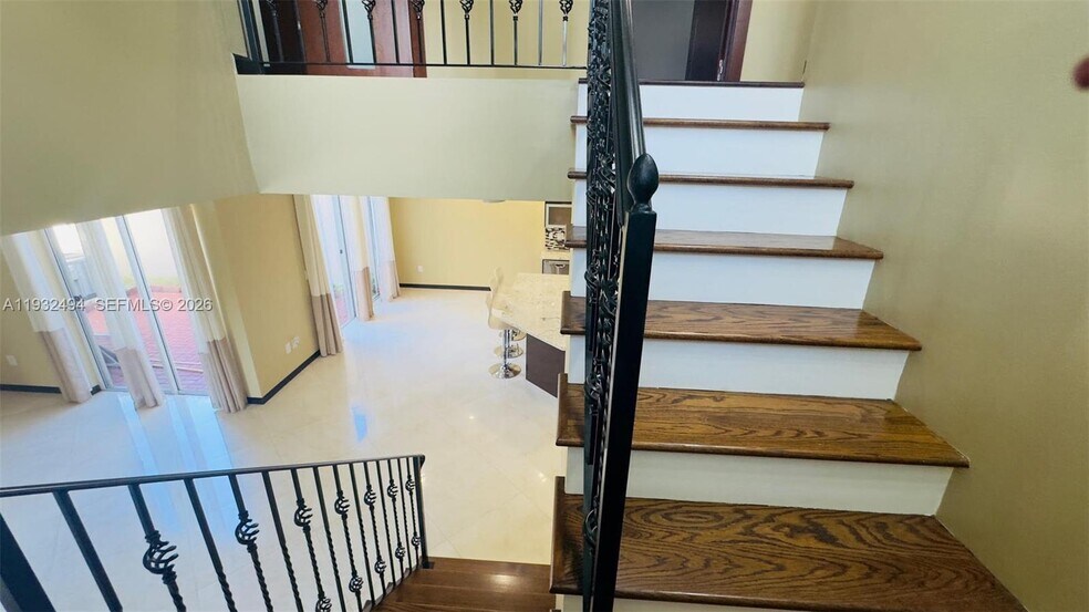 Building Photo - 1094 Redwood St