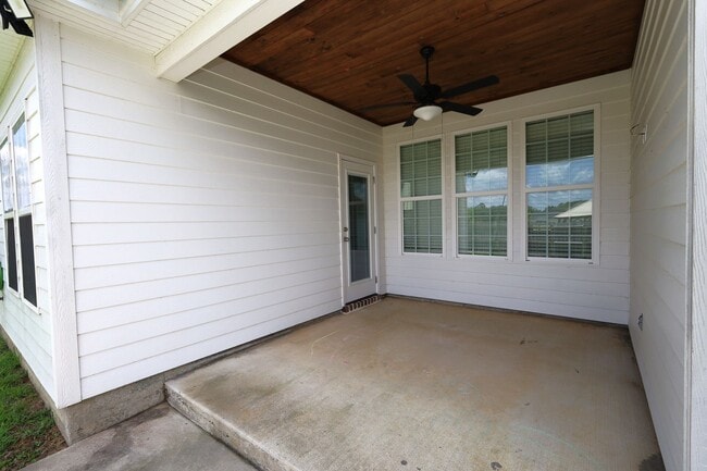 Building Photo - 121 Floyd Mcneal Dr