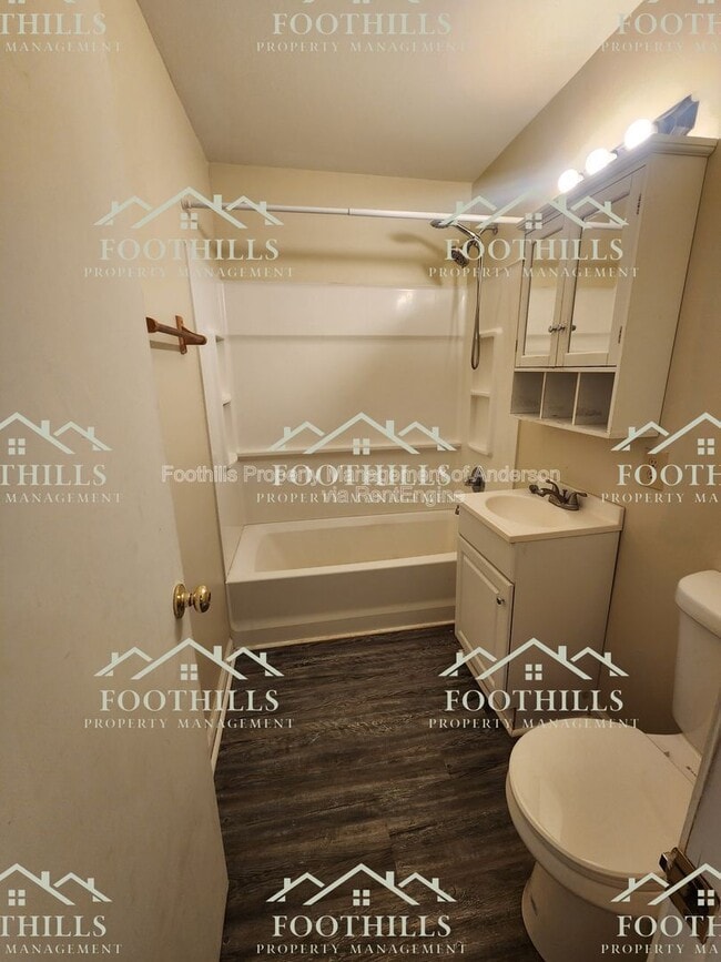 Building Photo - 203 Guthrie Rd