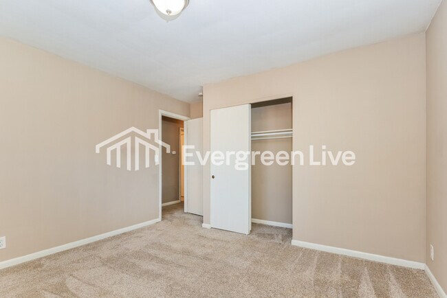 Building Photo - 804 Fallveiw Ave