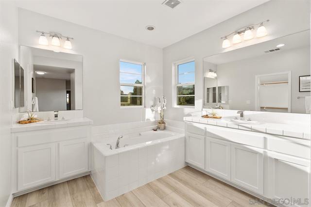 Building Photo - 15710 Kristen Glen