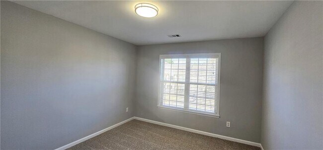 Building Photo - 350 Gaines Oak Way