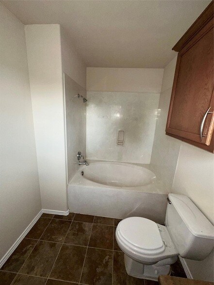 Building Photo - 18520 Mammoth Cave Blvd