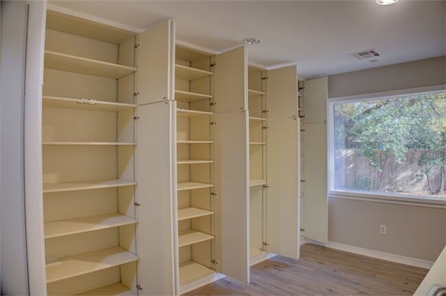 Building Photo - Beautiful Ranch-Style Rental in Marion Gardens!