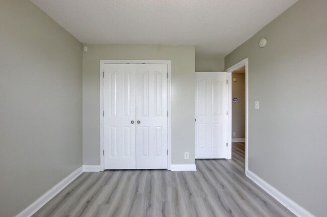 Building Photo - 3660 S Naples Ct