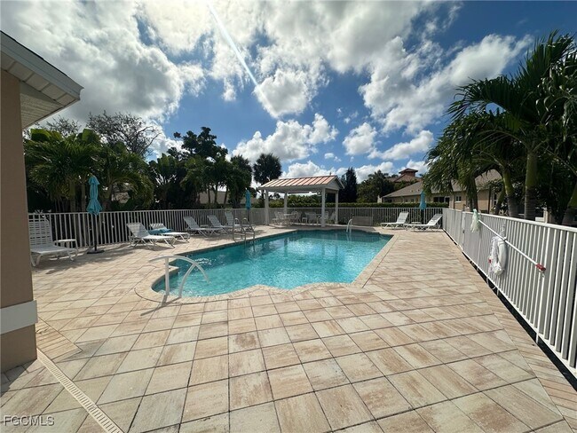 Building Photo - 16821 Sanibel Sunset Ct