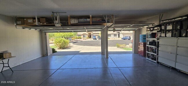 Building Photo - 6435 W Buckskin Trail