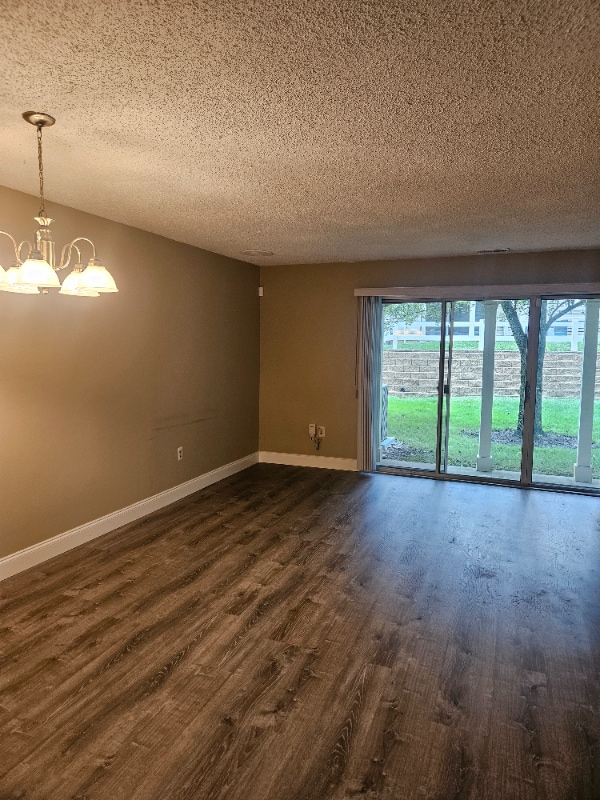 Building Photo - 107 Hyacinth Ln